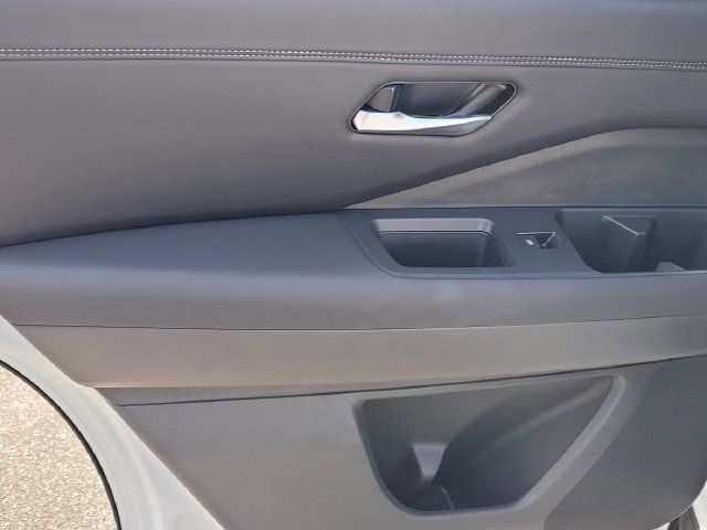 New 2026 Nissan Pathfinder Platinum FWD image 25