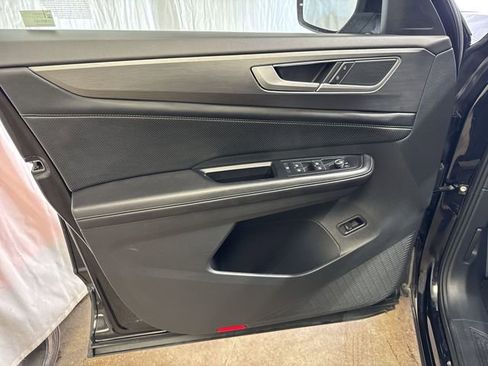 Used 2024 Volkswagen Atlas Cross Sport SE image 20