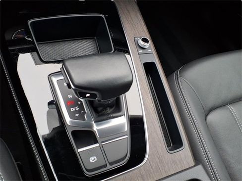 Used 2022 Audi Q5 2.0T Premium Plus w/ Premium Plus Package image 16