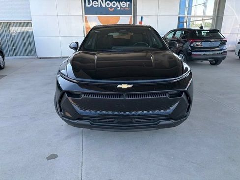 Used 2025 Chevrolet Equinox EV LT w/ Comfort Package FWD image 8