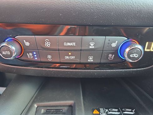 Used 2023 Buick Enclave Avenir AWD/4WD image 30