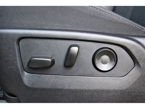 Used 2025 Chevrolet Silverado 2500 Custom w/ Custom Value Package image 28