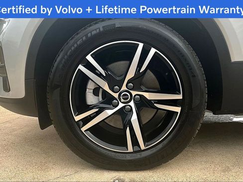 Certified 2025 Volvo XC40 B5 Core image 11