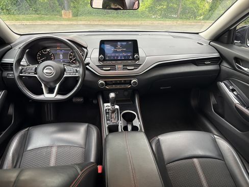 Used 2024 Nissan Altima 2.5 SR FWD image 18