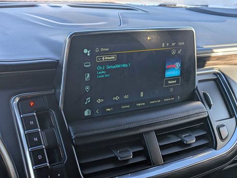 Used 2023 Chevrolet Suburban LT w/ Luxury Package image 30