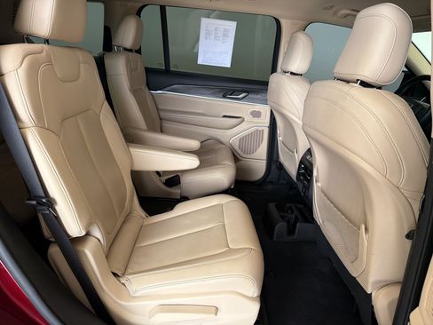 Used 2021 Jeep Grand Cherokee L Limited AWD/4WD image 29