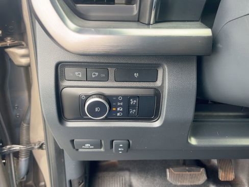 Used 2023 Ford F450 Lariat image 20