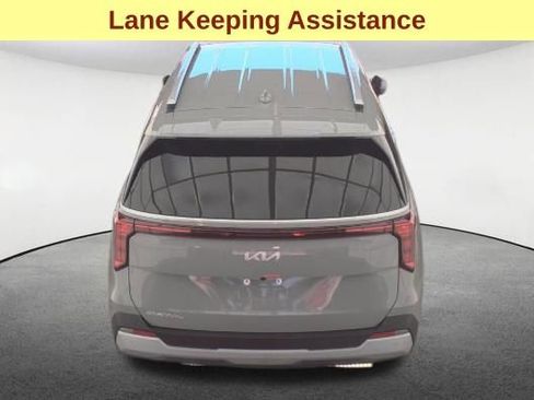 Used 2026 Kia Carnival EX FWD image 7