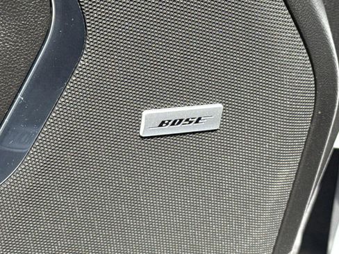 Used 2021 Chevrolet Suburban Premier w/ Premium Package image 18