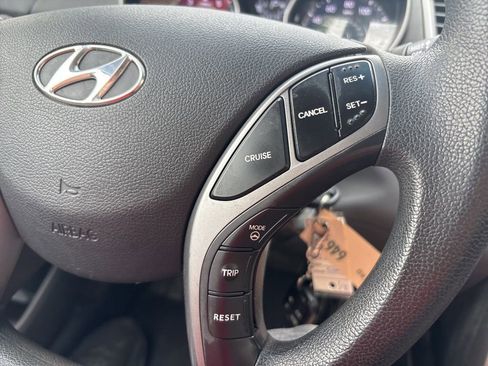 Used 2014 Hyundai Elantra SE w/ Option Group 02 FWD image 14