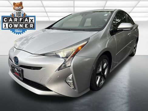Used 2018 Toyota Prius Three Touring FWD image 1
