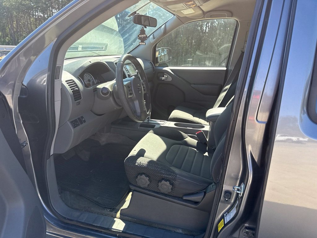 Used 2018 Nissan Frontier SV RWD image 24