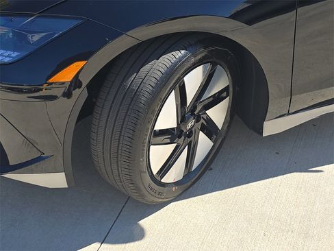 New 2025 Hyundai Ioniq 6 SE image 33