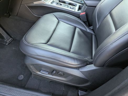 Certified 2023 Ford Explorer XLT w/ Equipment Group 202A image 13