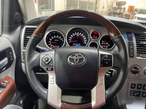 Used 2014 Toyota Sequoia Platinum image 19