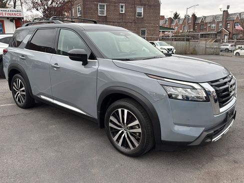 Used 2023 Nissan Pathfinder Platinum image 9