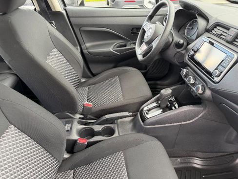Used 2021 Nissan Versa S FWD image 13