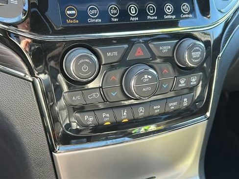 Used 2021 Jeep Grand Cherokee High Altitude AWD/4WD image 16