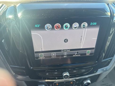 Used 2018 Chevrolet Traverse LT image 17