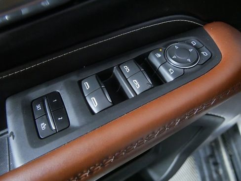Used 2024 GMC Yukon Denali Ultimate AWD/4WD image 14