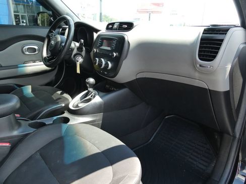 Used 2016 Kia Soul FWD image 14