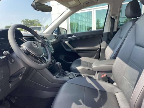 Used 2020 Volkswagen Tiguan SEL AWD/4WD image 14