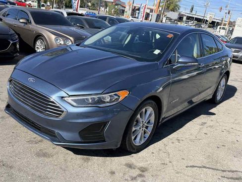 Used 2019 Ford Fusion SEL image 3