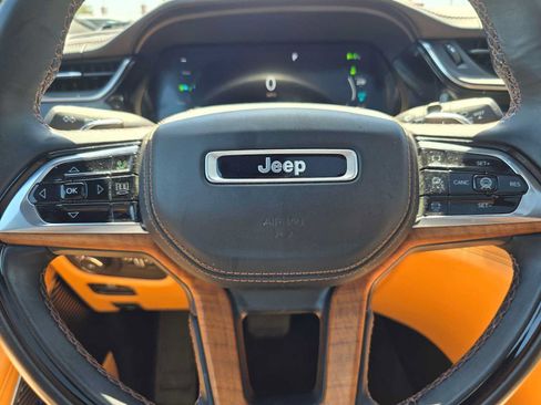 Used 2022 Jeep Grand Cherokee Summit AWD/4WD image 24