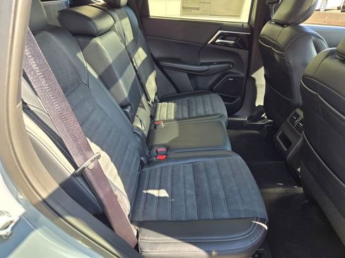 New 2025 Mitsubishi Outlander Trail Edition image 7