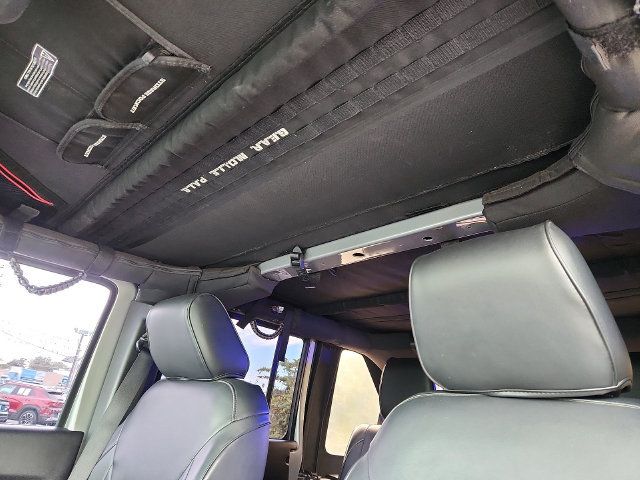 Used 2014 Jeep Wrangler Unlimited Sahara w/ Connectivity Group AWD/4WD image 16
