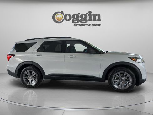 New 2026 Ford Explorer Active w/ Active Comfort Package image 7