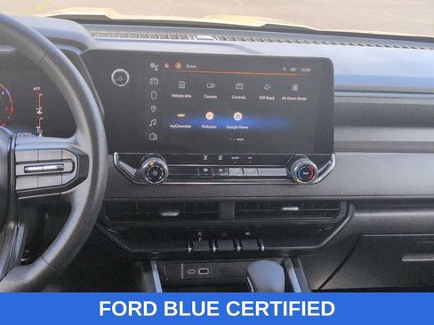 Used 2023 Chevrolet Colorado Trail Boss w/ Technology Package AWD/4WD image 17