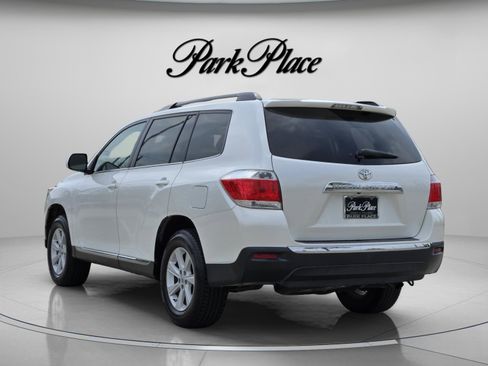Used 2013 Toyota Highlander Plus image 3