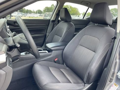 Used 2024 Nissan Altima 2.5 SV FWD image 24