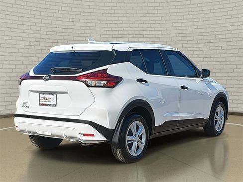 Used 2025 Nissan Kicks Play S image 5