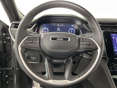 Used 2024 Jeep Grand Cherokee L Laredo image 20