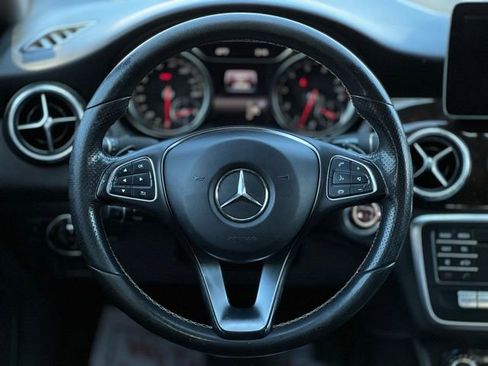 Used 2018 Mercedes-Benz CLA 250 4MATIC image 29