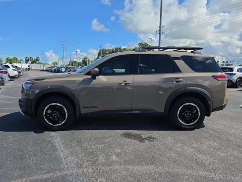 Used 2025 Nissan Pathfinder Rock Creek AWD/4WD image 6