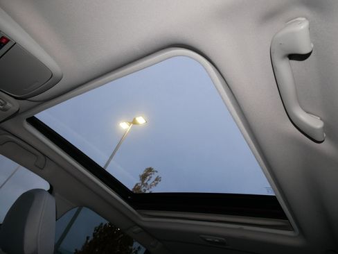 Certified 2023 Subaru Forester Premium image 33