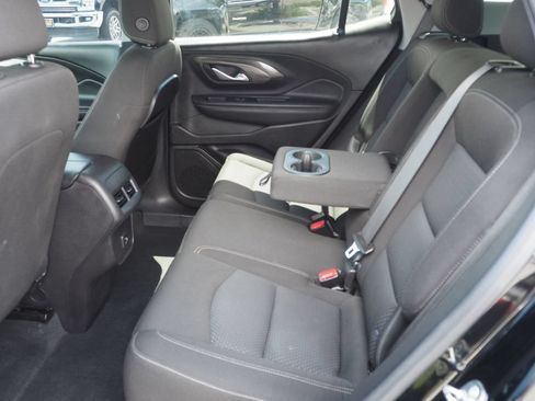 Used 2024 GMC Terrain SLE w/ Elevation Edition FWD image 15