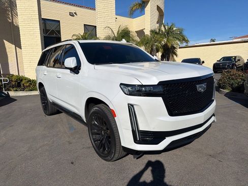 Certified 2023 Cadillac Escalade Sport Platinum w/ LPO, ONYX Package image 2