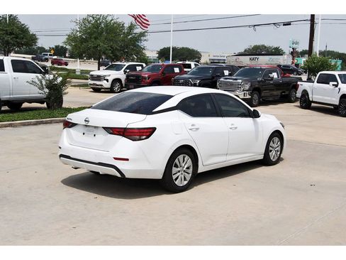 Used 2022 Nissan Sentra S w/ Trunk Package FWD image 6
