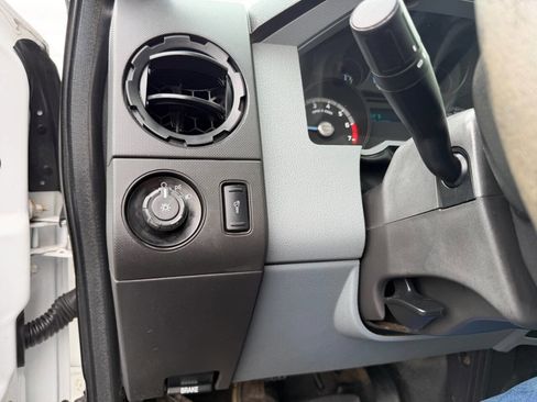 Used 2016 Ford F250 XL w/ XL Appearance Package AWD/4WD image 14