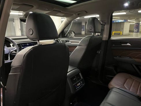 Used 2021 Volkswagen Atlas SEL Premium image 24