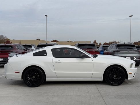 Used 2014 Ford Mustang Coupe image 3