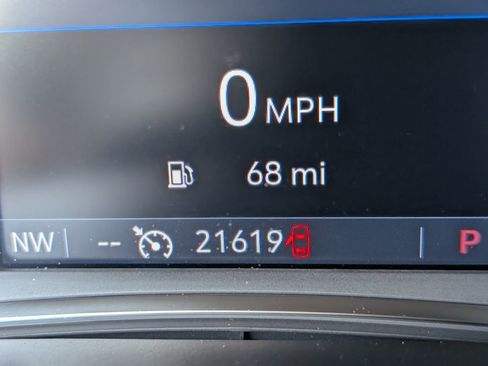 Used 2023 Chevrolet Traverse LT image 13