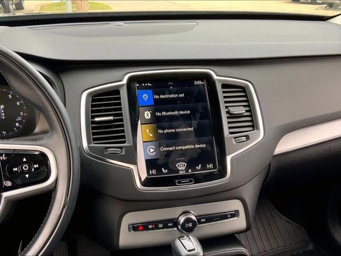 Used 2021 Volvo XC90 T5 Momentum w/ Protection Package Premier image 6