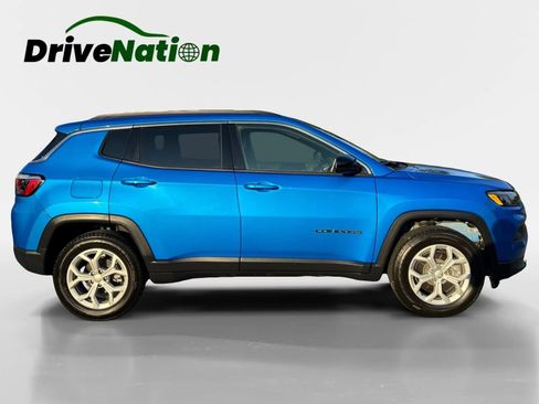 Used 2024 Jeep Compass Latitude AWD/4WD image 4