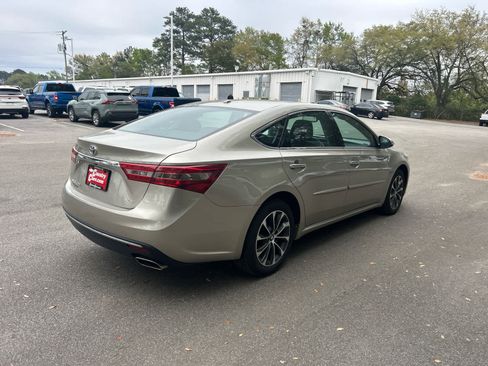Used 2017 Toyota Avalon XLE Premium w/ Protection Package image 3