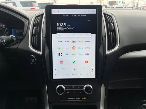 Used 2024 Ford Edge SEL image 25